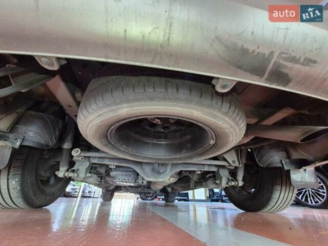 Коричневий Хендай Гранд Старекс, об'ємом двигуна 2.5 л та пробігом 142 тис. км за 34000 $, фото 21 на Automoto.ua