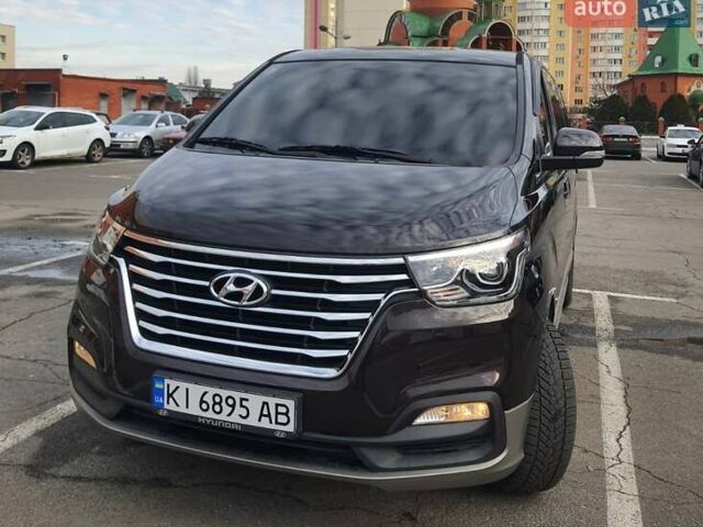 Коричневий Хендай Гранд Старекс, об'ємом двигуна 2.5 л та пробігом 142 тис. км за 34000 $, фото 2 на Automoto.ua