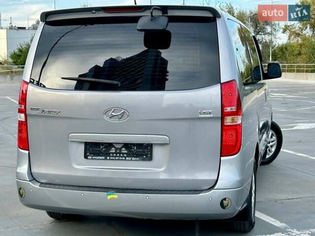 Сірий Хендай Гранд Старекс, об'ємом двигуна 2.5 л та пробігом 161 тис. км за 21900 $, фото 20 на Automoto.ua