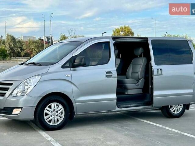 Сірий Хендай Гранд Старекс, об'ємом двигуна 2.5 л та пробігом 161 тис. км за 21900 $, фото 16 на Automoto.ua