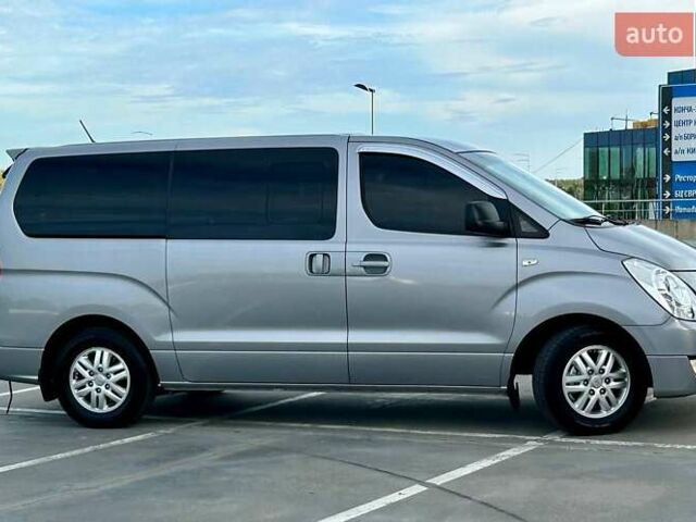 Сірий Хендай Гранд Старекс, об'ємом двигуна 2.5 л та пробігом 161 тис. км за 21900 $, фото 9 на Automoto.ua