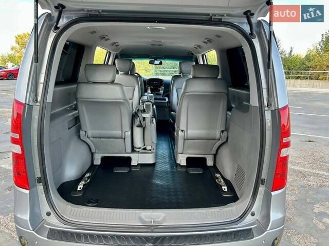 Сірий Хендай Гранд Старекс, об'ємом двигуна 2.5 л та пробігом 161 тис. км за 21900 $, фото 87 на Automoto.ua