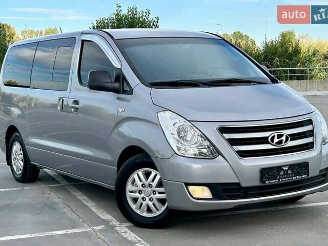 Сірий Хендай Гранд Старекс, об'ємом двигуна 2.5 л та пробігом 161 тис. км за 21900 $, фото 1 на Automoto.ua