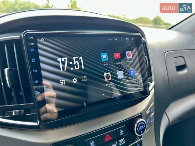 Сірий Хендай Гранд Старекс, об'ємом двигуна 2.5 л та пробігом 161 тис. км за 21900 $, фото 63 на Automoto.ua