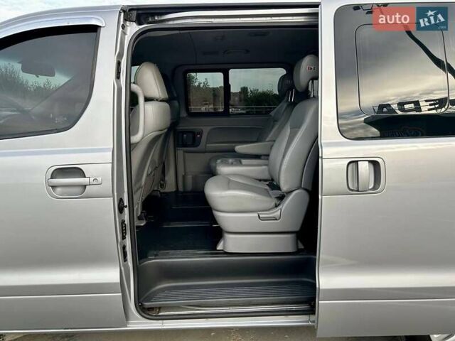 Сірий Хендай Гранд Старекс, об'ємом двигуна 2.5 л та пробігом 161 тис. км за 21900 $, фото 36 на Automoto.ua