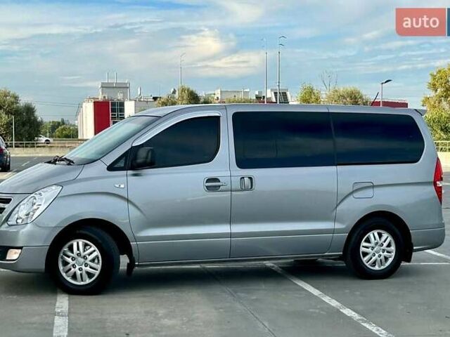 Сірий Хендай Гранд Старекс, об'ємом двигуна 2.5 л та пробігом 161 тис. км за 21900 $, фото 3 на Automoto.ua