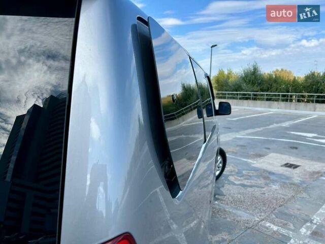 Сірий Хендай Гранд Старекс, об'ємом двигуна 2.5 л та пробігом 161 тис. км за 21900 $, фото 100 на Automoto.ua