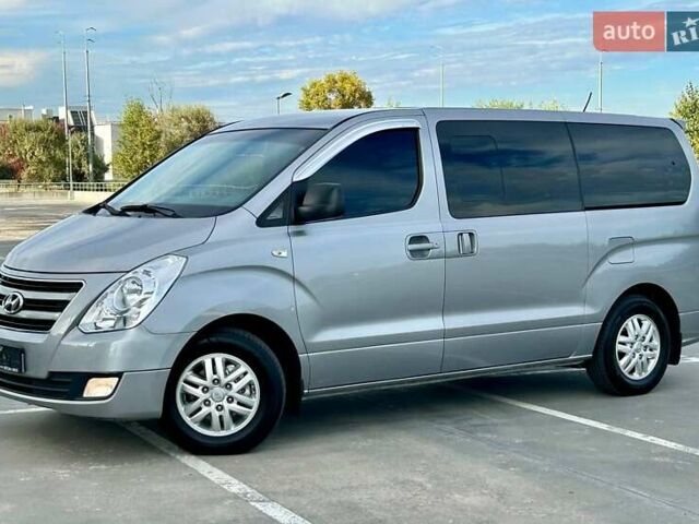 Сірий Хендай Гранд Старекс, об'ємом двигуна 2.5 л та пробігом 161 тис. км за 21900 $, фото 6 на Automoto.ua