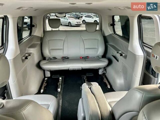 Сірий Хендай Гранд Старекс, об'ємом двигуна 2.5 л та пробігом 161 тис. км за 21900 $, фото 50 на Automoto.ua