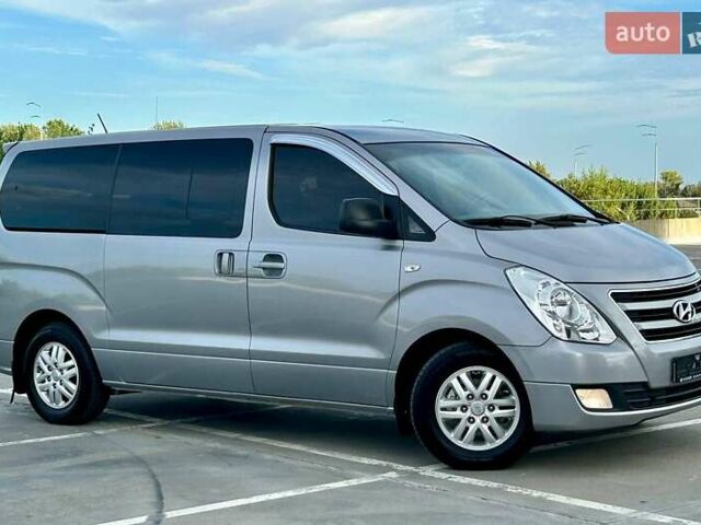 Сірий Хендай Гранд Старекс, об'ємом двигуна 2.5 л та пробігом 161 тис. км за 21900 $, фото 7 на Automoto.ua