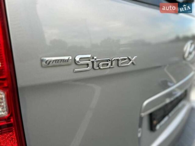Сірий Хендай Гранд Старекс, об'ємом двигуна 2.5 л та пробігом 161 тис. км за 21900 $, фото 57 на Automoto.ua