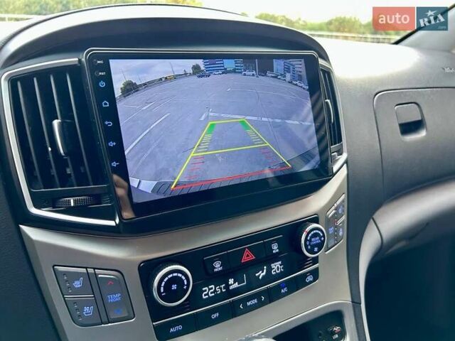 Сірий Хендай Гранд Старекс, об'ємом двигуна 2.5 л та пробігом 161 тис. км за 21900 $, фото 66 на Automoto.ua