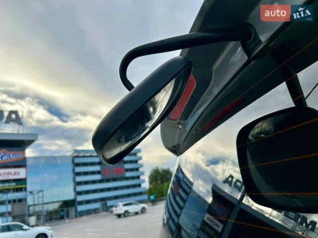 Сірий Хендай Гранд Старекс, об'ємом двигуна 2.5 л та пробігом 161 тис. км за 21900 $, фото 59 на Automoto.ua