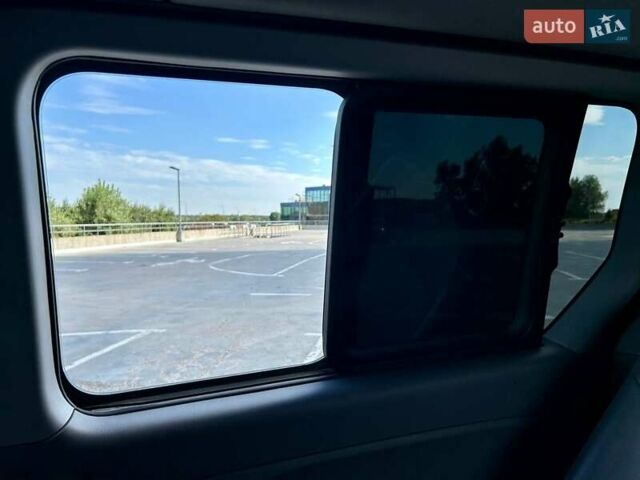 Сірий Хендай Гранд Старекс, об'ємом двигуна 2.5 л та пробігом 161 тис. км за 21900 $, фото 98 на Automoto.ua