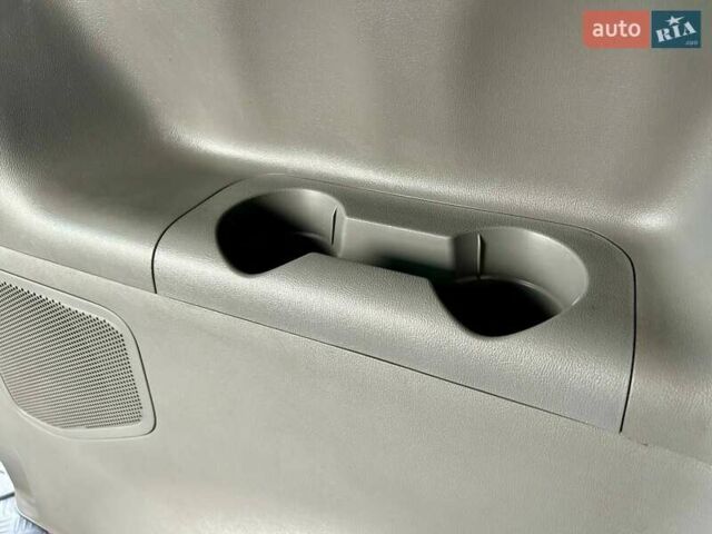 Сірий Хендай Гранд Старекс, об'ємом двигуна 2.5 л та пробігом 161 тис. км за 21900 $, фото 42 на Automoto.ua