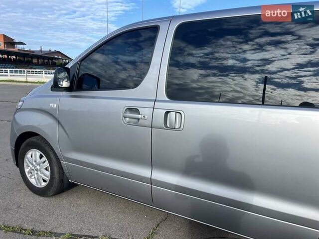 Сірий Хендай Гранд Старекс, об'ємом двигуна 2.5 л та пробігом 68 тис. км за 22900 $, фото 15 на Automoto.ua