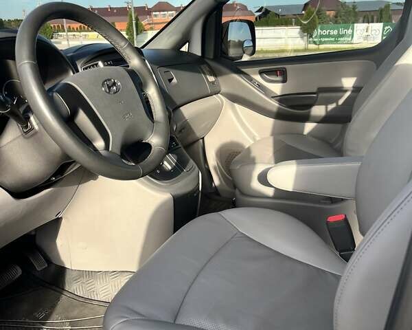 Сірий Хендай Гранд Старекс, об'ємом двигуна 2.5 л та пробігом 68 тис. км за 22900 $, фото 20 на Automoto.ua