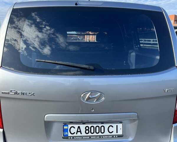 Сірий Хендай Гранд Старекс, об'ємом двигуна 2.5 л та пробігом 68 тис. км за 22900 $, фото 7 на Automoto.ua