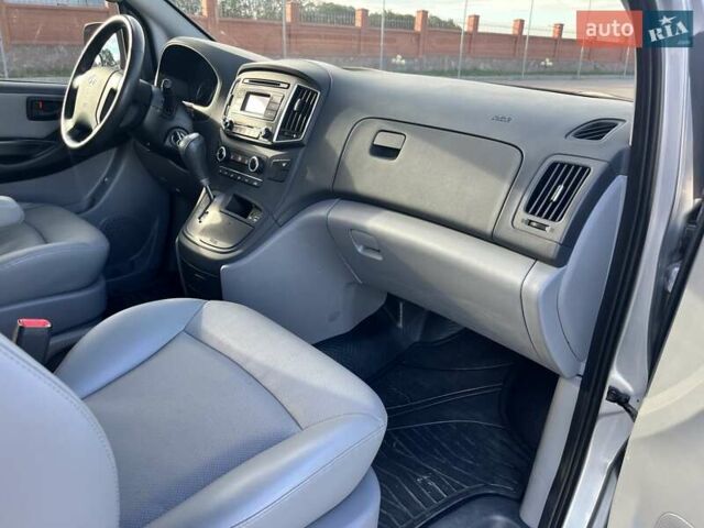 Сірий Хендай Гранд Старекс, об'ємом двигуна 2.5 л та пробігом 68 тис. км за 22900 $, фото 24 на Automoto.ua
