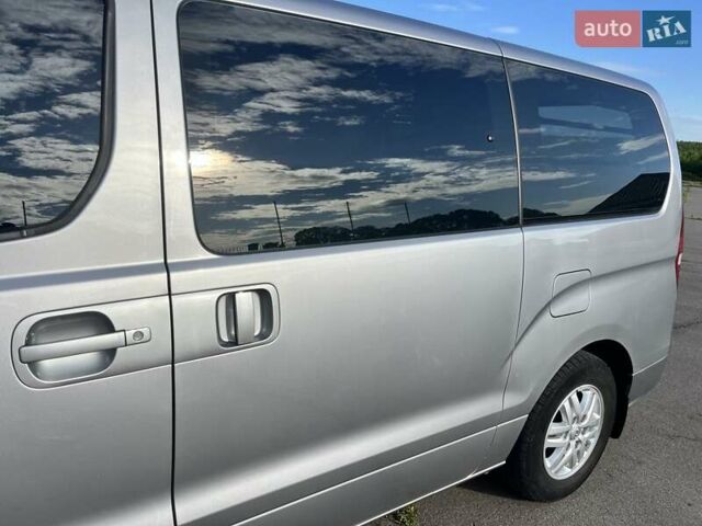 Сірий Хендай Гранд Старекс, об'ємом двигуна 2.5 л та пробігом 68 тис. км за 22900 $, фото 16 на Automoto.ua