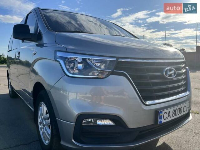 Сірий Хендай Гранд Старекс, об'ємом двигуна 2.5 л та пробігом 68 тис. км за 22900 $, фото 12 на Automoto.ua
