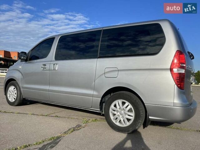 Сірий Хендай Гранд Старекс, об'ємом двигуна 2.5 л та пробігом 68 тис. км за 22900 $, фото 9 на Automoto.ua