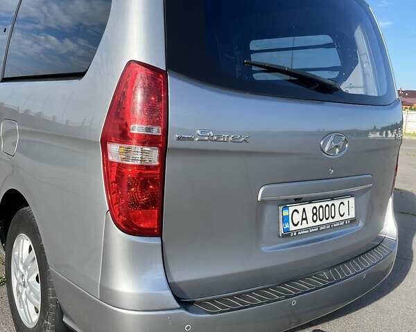 Сірий Хендай Гранд Старекс, об'ємом двигуна 2.5 л та пробігом 68 тис. км за 22900 $, фото 6 на Automoto.ua