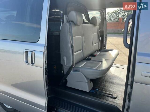 Сірий Хендай Гранд Старекс, об'ємом двигуна 2.5 л та пробігом 68 тис. км за 22900 $, фото 27 на Automoto.ua