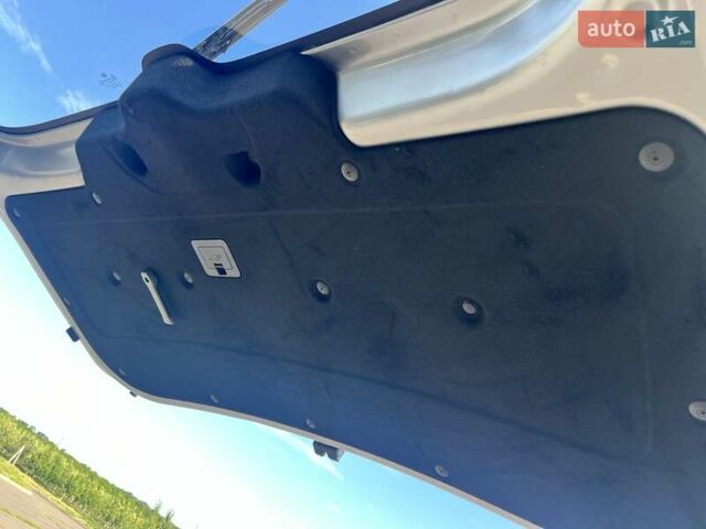 Сірий Хендай Гранд Старекс, об'ємом двигуна 2.5 л та пробігом 68 тис. км за 22900 $, фото 31 на Automoto.ua