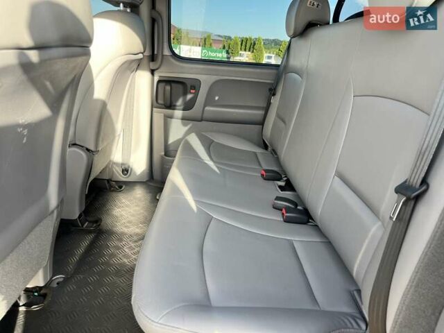 Сірий Хендай Гранд Старекс, об'ємом двигуна 2.5 л та пробігом 68 тис. км за 22900 $, фото 28 на Automoto.ua