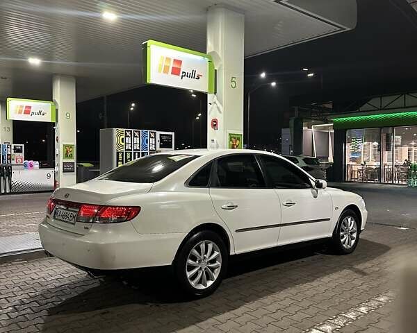 Білий Хендай Грандер, об'ємом двигуна 3.34 л та пробігом 218 тис. км за 6200 $, фото 9 на Automoto.ua