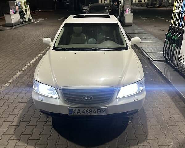 Білий Хендай Грандер, об'ємом двигуна 3.34 л та пробігом 218 тис. км за 6200 $, фото 11 на Automoto.ua