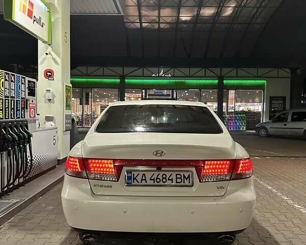 Білий Хендай Грандер, об'ємом двигуна 3.34 л та пробігом 218 тис. км за 6200 $, фото 5 на Automoto.ua