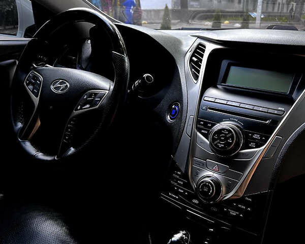 Белый Хендай Грандер, объемом двигателя 3 л и пробегом 222 тыс. км за 12500 $, фото 6 на Automoto.ua