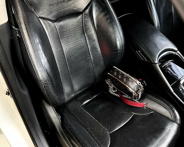 Белый Хендай Грандер, объемом двигателя 3 л и пробегом 222 тыс. км за 12500 $, фото 9 на Automoto.ua