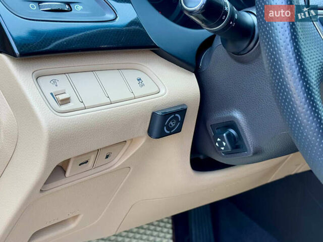 Белый Хендай Грандер, объемом двигателя 3 л и пробегом 150 тыс. км за 16000 $, фото 17 на Automoto.ua