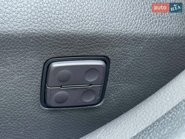 Белый Хендай Грандер, объемом двигателя 3 л и пробегом 150 тыс. км за 16000 $, фото 15 на Automoto.ua