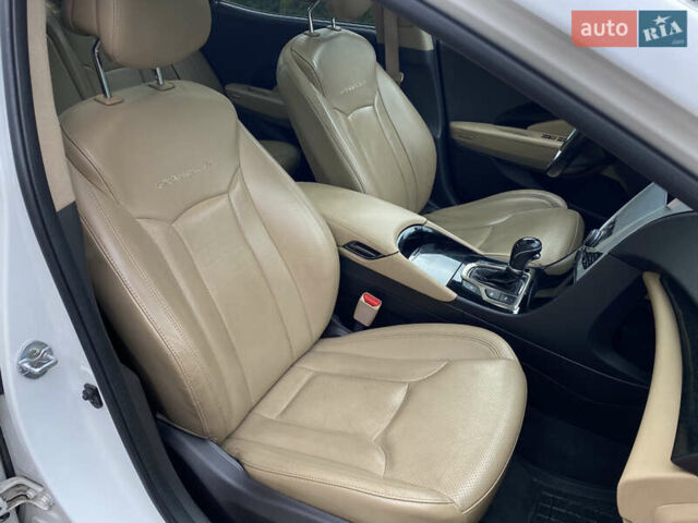 Белый Хендай Грандер, объемом двигателя 3 л и пробегом 115 тыс. км за 11150 $, фото 30 на Automoto.ua