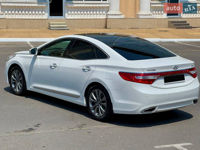 Белый Хендай Грандер, объемом двигателя 3 л и пробегом 150 тыс. км за 16000 $, фото 5 на Automoto.ua