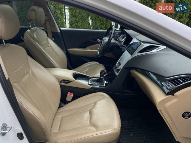 Белый Хендай Грандер, объемом двигателя 3 л и пробегом 115 тыс. км за 11150 $, фото 31 на Automoto.ua