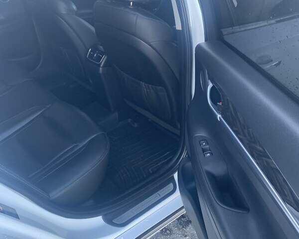 Белый Хендай Грандер, объемом двигателя 3 л и пробегом 178 тыс. км за 14500 $, фото 26 на Automoto.ua