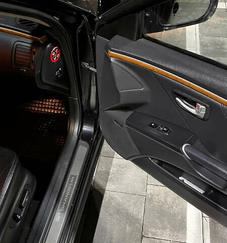 Черный Хендай Грандер, объемом двигателя 3.3 л и пробегом 230 тыс. км за 8500 $, фото 12 на Automoto.ua