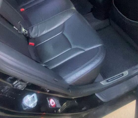 Черный Хендай Грандер, объемом двигателя 3 л и пробегом 201 тыс. км за 11500 $, фото 1 на Automoto.ua