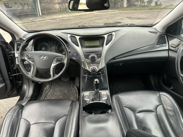 Чорний Хендай Грандер, об'ємом двигуна 3 л та пробігом 260 тис. км за 7777 $, фото 7 на Automoto.ua