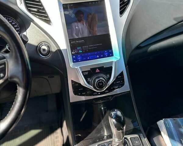 Чорний Хендай Грандер, об'ємом двигуна 3 л та пробігом 253 тис. км за 11500 $, фото 3 на Automoto.ua