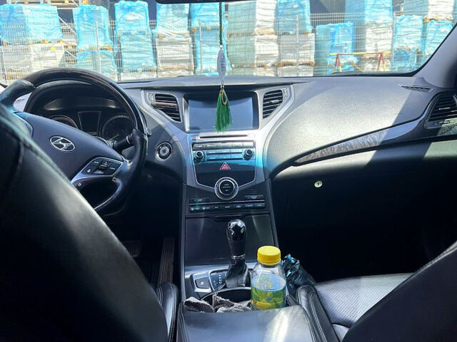 Чорний Хендай Грандер, об'ємом двигуна 3 л та пробігом 216 тис. км за 11500 $, фото 12 на Automoto.ua