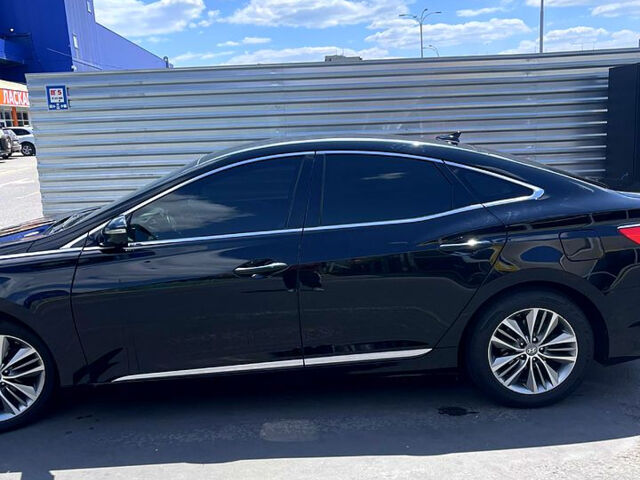 Чорний Хендай Грандер, об'ємом двигуна 3 л та пробігом 216 тис. км за 11500 $, фото 1 на Automoto.ua