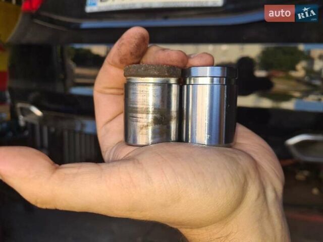 Черный Хендай Грандер, объемом двигателя 3 л и пробегом 270 тыс. км за 13000 $, фото 52 на Automoto.ua