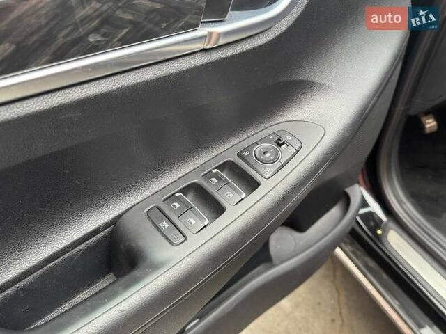 Чорний Хендай Грандер, об'ємом двигуна 3 л та пробігом 233 тис. км за 16990 $, фото 16 на Automoto.ua