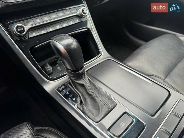 Чорний Хендай Грандер, об'ємом двигуна 3 л та пробігом 233 тис. км за 16990 $, фото 29 на Automoto.ua